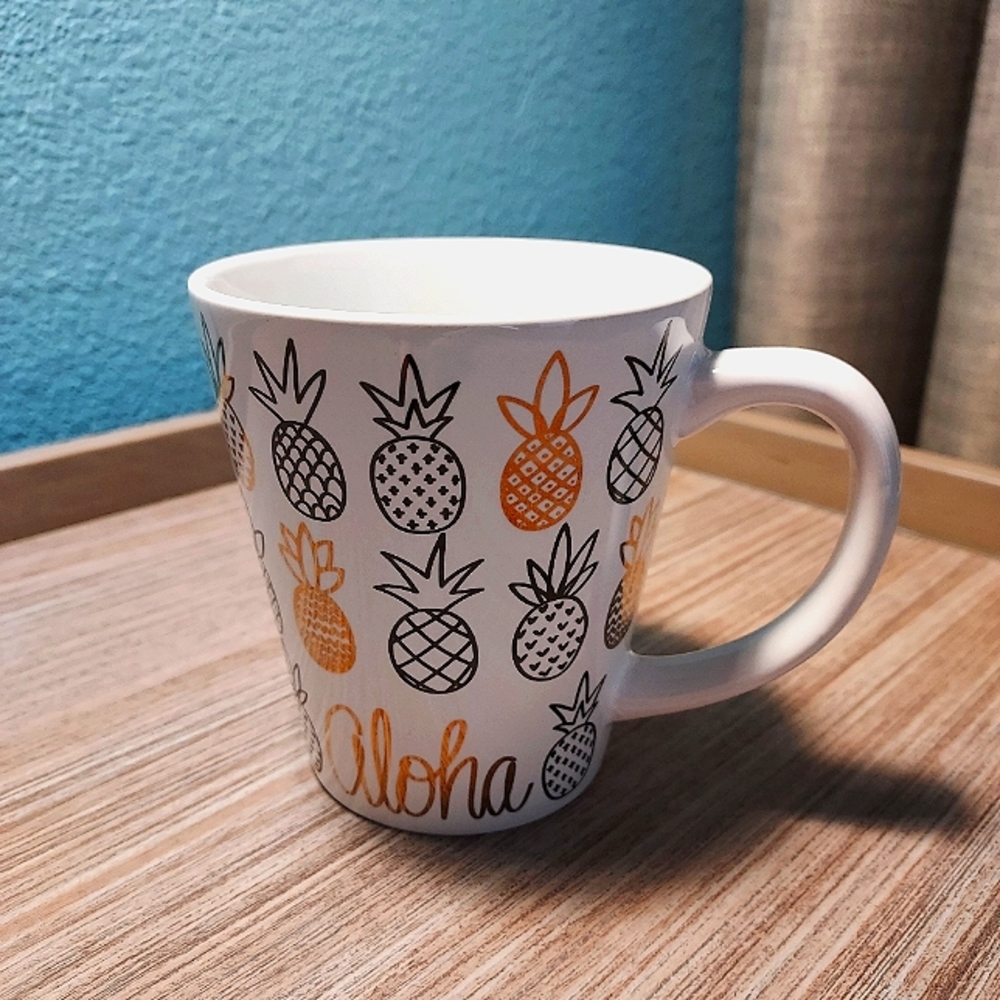 Pineapple Sunday Hawaii Aloha Gold Stoneware Mug